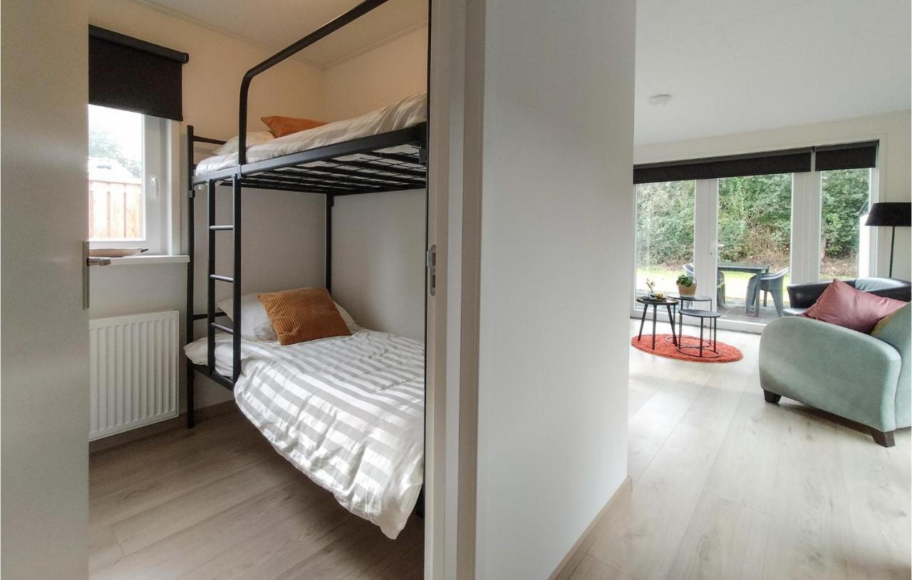 2 Bedroom Awesome Home In Heinkenszand Dış mekan fotoğraf