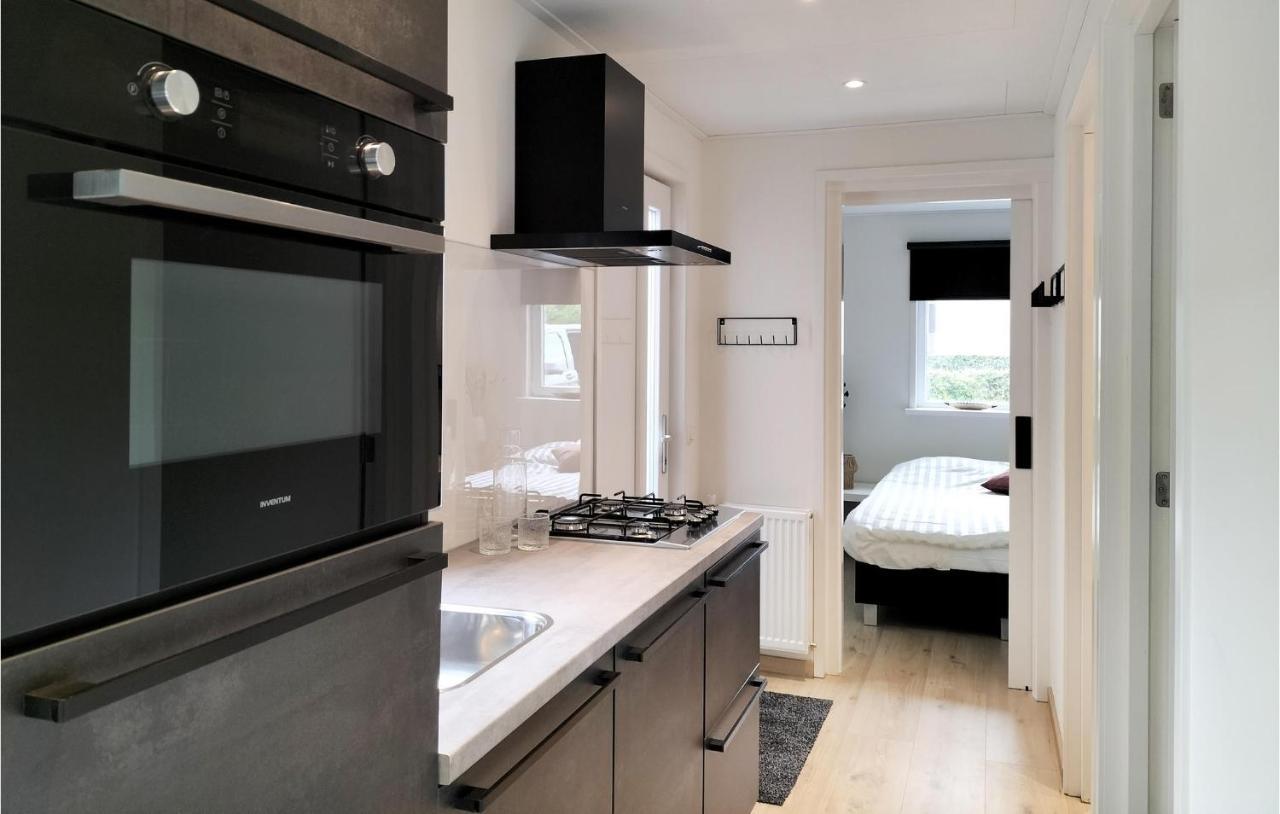 2 Bedroom Awesome Home In Heinkenszand Dış mekan fotoğraf